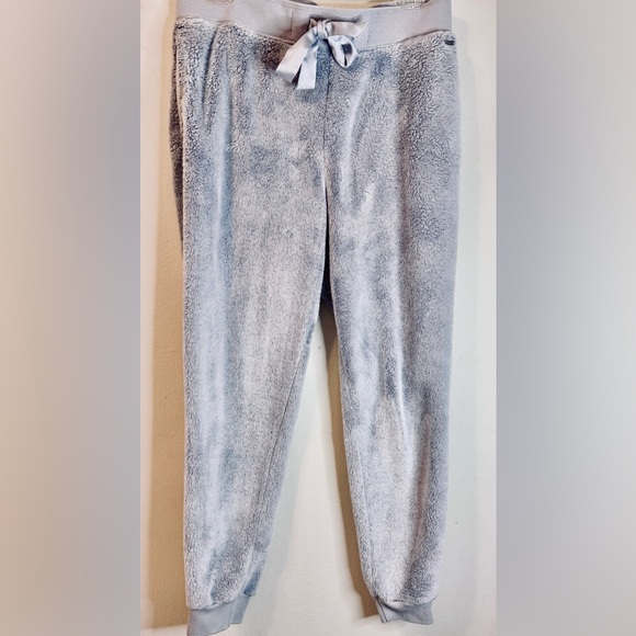 Gilly Hicks Hollister Gray Sherpa Fur Joggers NWOT Sz M Fit TTS MSRP: $55 - Picture 1 of 7